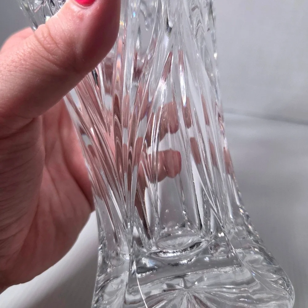 Vintage Nachtmann Bavarian 24% Lead Crystal Starburst Cut Scalloped Vase